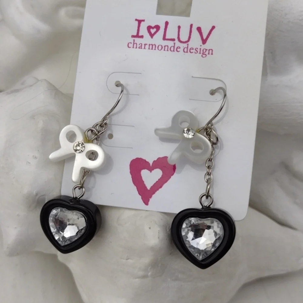 🌻3 For $15 Black & Crystal Heart Bow Drop Earrings